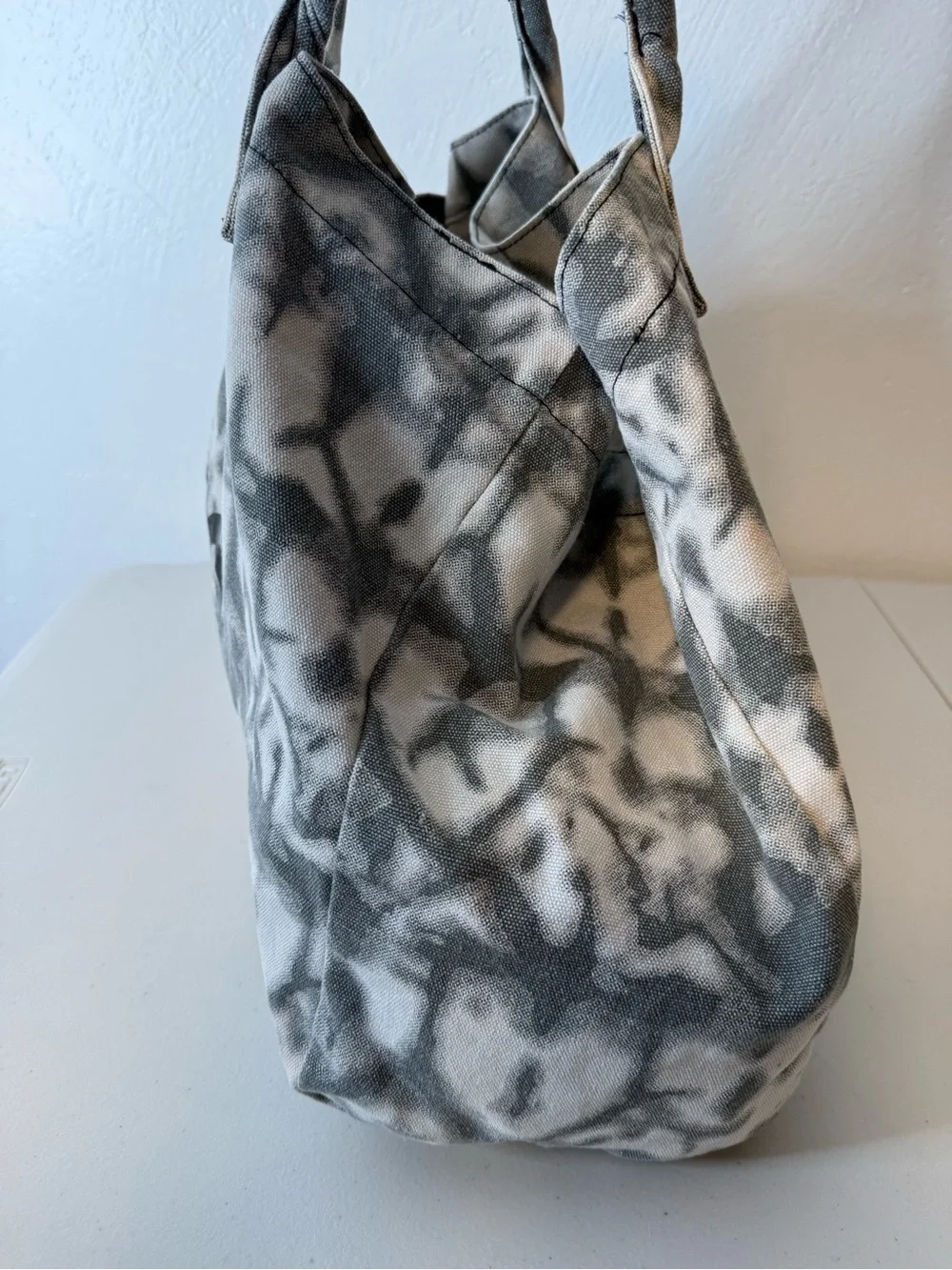 ALO Yoga Gray Tie-Dye Canvas Tote - Picture 7 of 13